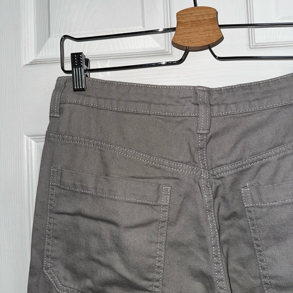 H&M Women’s Light Gray Cargo Pants - Picture 6 of 6